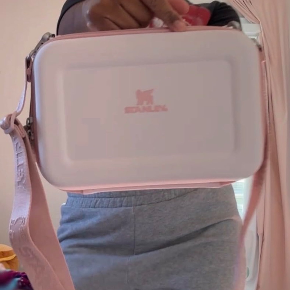 New Stanley Light Pink Lunch Bag Mini - Picture 9 of 9